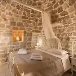 Trulli With Swimming Pool Villa *