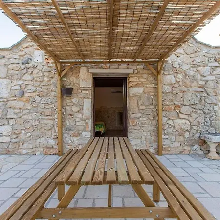 Trulli With Swimming Pool Villa Castelli