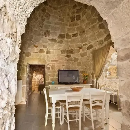 Trulli With Swimming Pool Villa Castelli